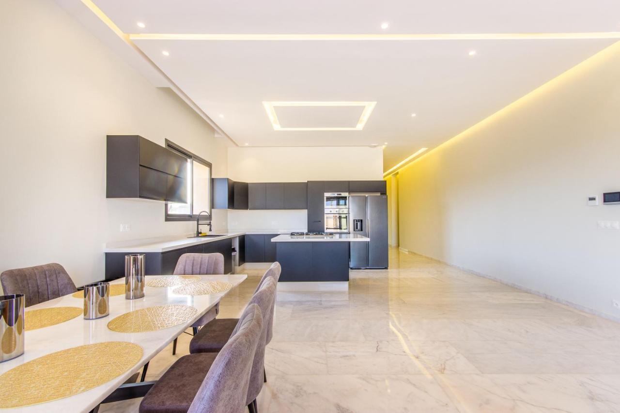 Newave, Lux, Piscine Chauffée Inclus, Personnels Villa *
